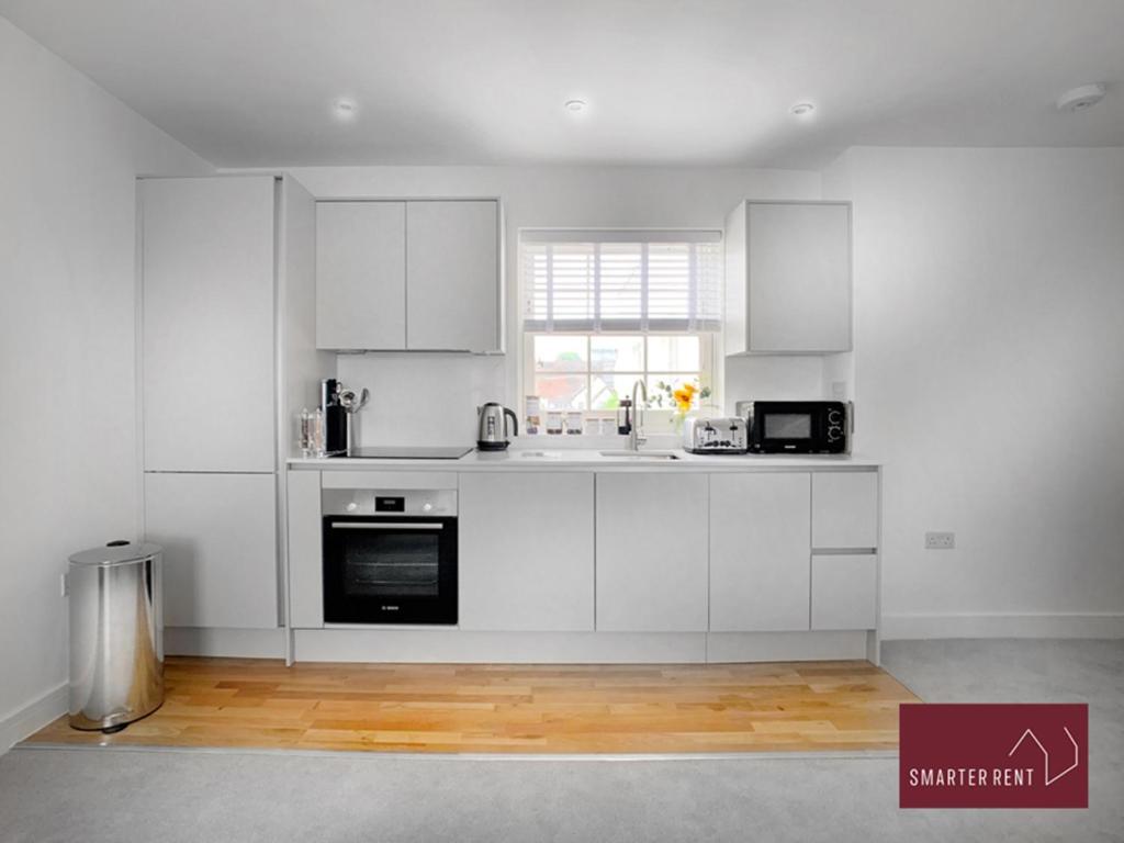 Eton, Windsor - 1 Bedroom First Floor Apartment - Parking Екстериор снимка
