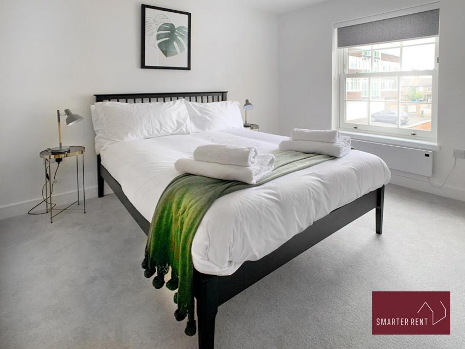 Eton, Windsor - 1 Bedroom First Floor Apartment - Parking Екстериор снимка